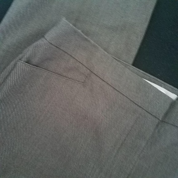 CHICOS GREY DRESS PANTS. Size 6 - Picture 5 of 8